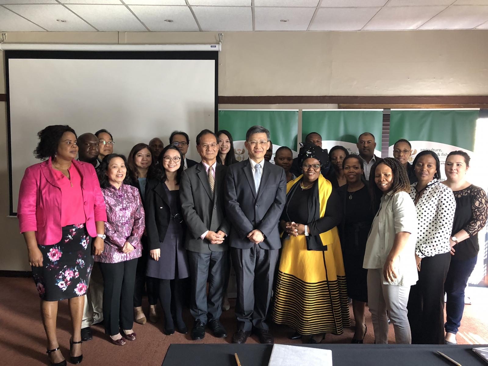 A group photo from the 3rd Meeting of the Taiwan-South Africa Joint Working Committee for Agriculture, Forestry, and Fisheries.