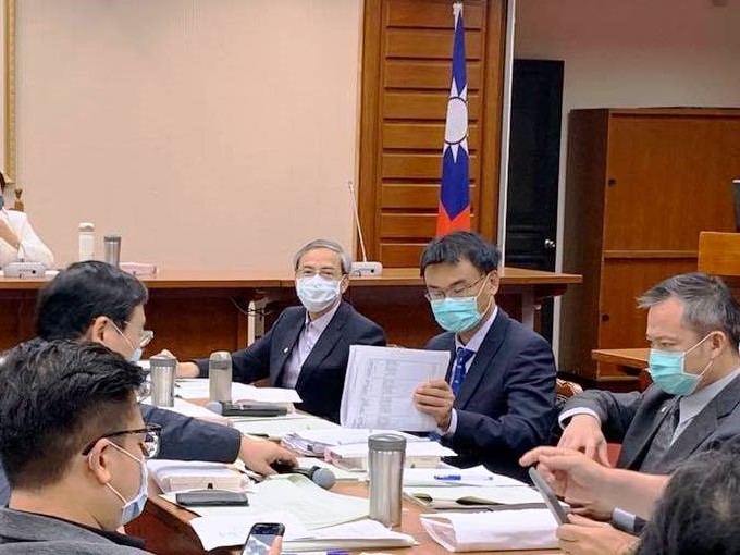Cross-party negotiation meeting of Agricultural Insurance Act presided by legislator Chiu Yi-ying on May 1.