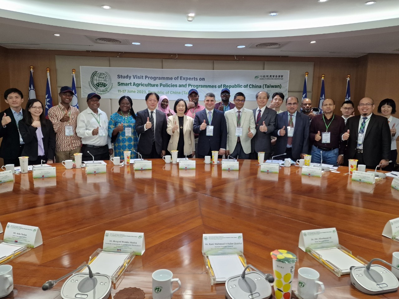 Figure 1：A group photo for the AARDO Study Visit Programme of Experts on Smart Agriculture Policies and Programmes of Republic of China (Taiwan).