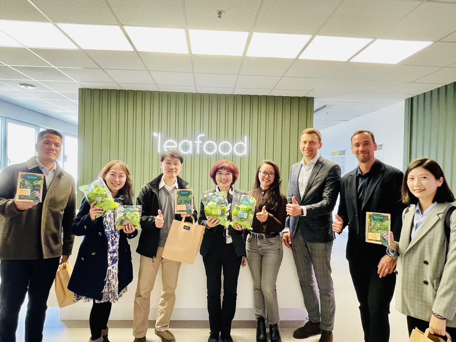 A delegation from Taiwan’s Ministry of Agriculture visited Leafood, an agribusiness that has introduced Taiwanese vertical farming technology into Lithuania.