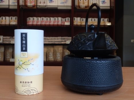 Picture 10: Shi-shen Cun Black Tea expands multiple marketing channels by redesigning product packaging and setting up retail shops.